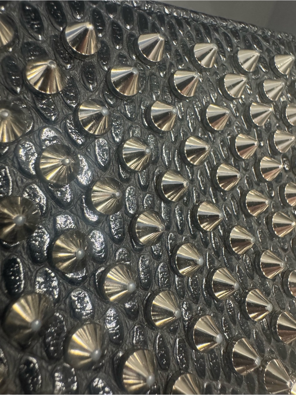 Christian Louboutin lizard print spike Zip Wallet 💎pristine💎 - Picture 8 of 8